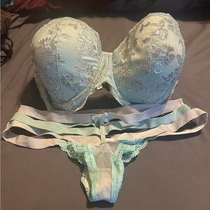Victoria’s Secret Dream Angels lined Demi/double Demi bra panti set, light green